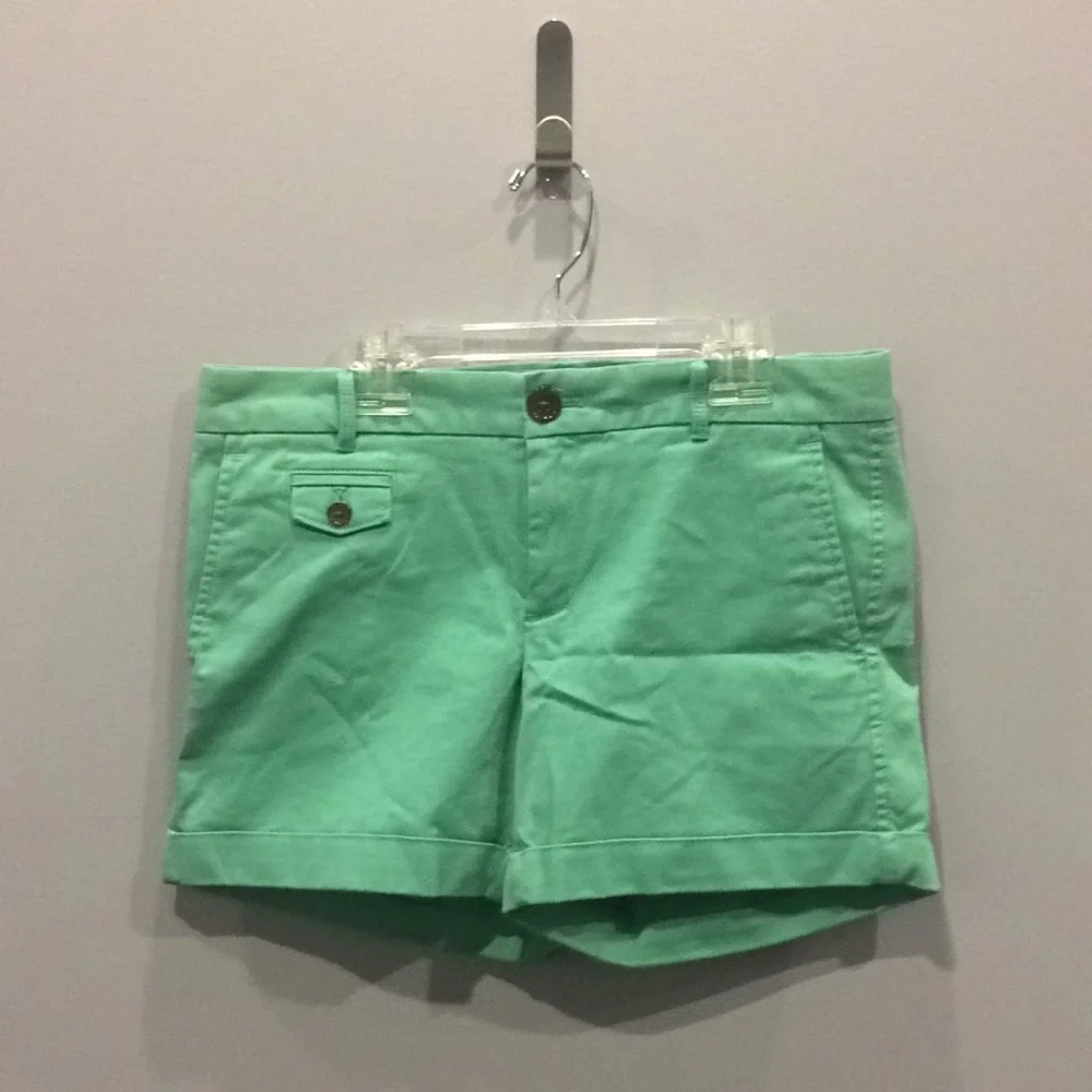 Banana Republic City Fit Chino Light‎ Green Shorts